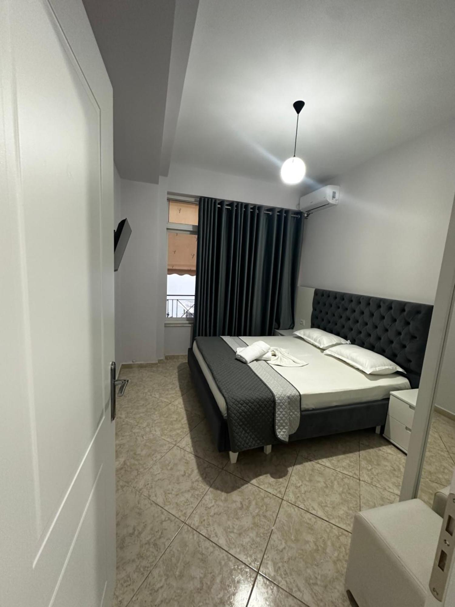 Ylli'S Apartments Sarandë Exterior foto