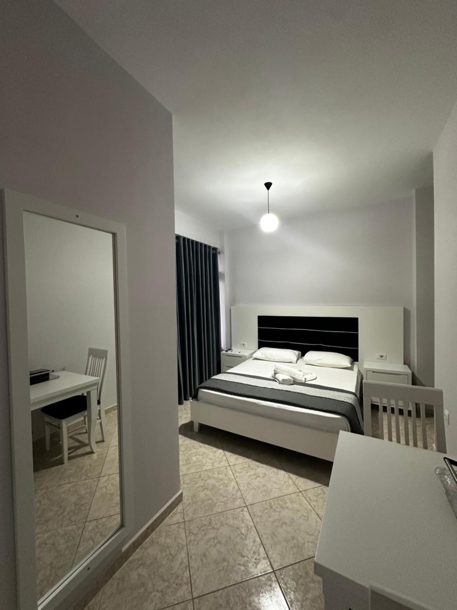 Ylli'S Apartments Sarandë Exterior foto